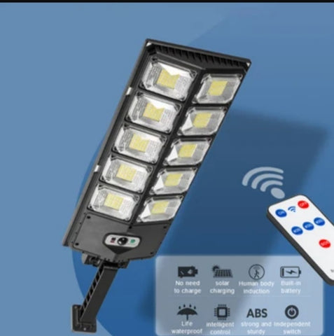 Vodootporni reflektor na solarno punjenje W789A 5