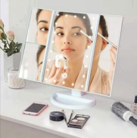 Ogledalo na preklop za sminkanje sa 22 led diode belo