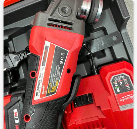 Aku brusilica Milwaukee 128V