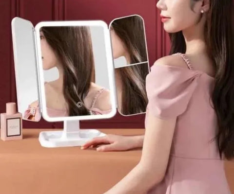 Ogledalo na preklop sa led svetlom za sminkanje