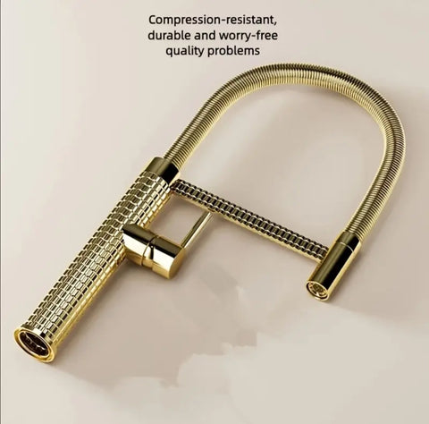 Slavina za sudoperu sa crevom na izvlacenje zlatna